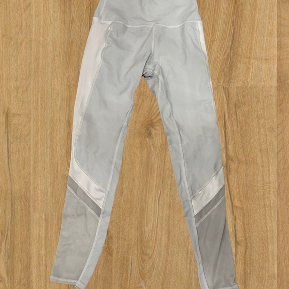 ALO Yoga Pants - ALO Yoga Light Gray Leggings